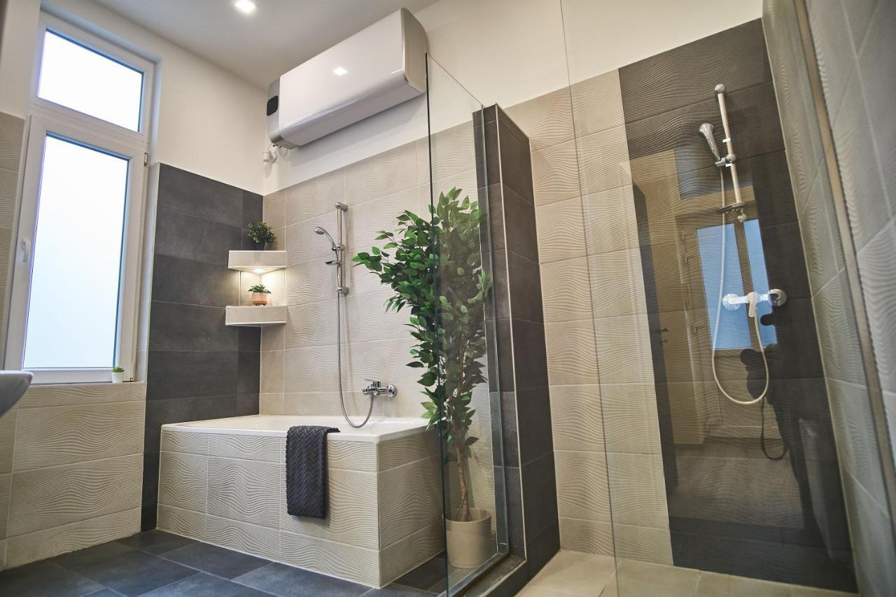 F4 Design Apartment- 布达佩斯 外观 照片