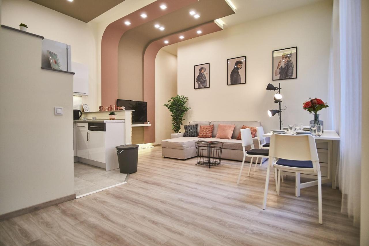 F4 Design Apartment- 布达佩斯 外观 照片